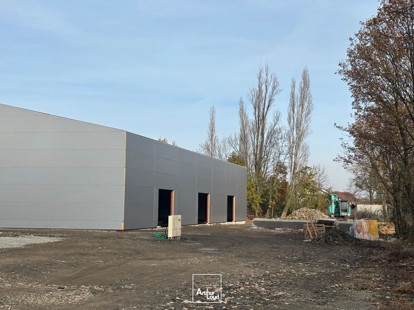 À VENDRE : Bâtiment d'activité indépendant de 924 m² à Savigneux