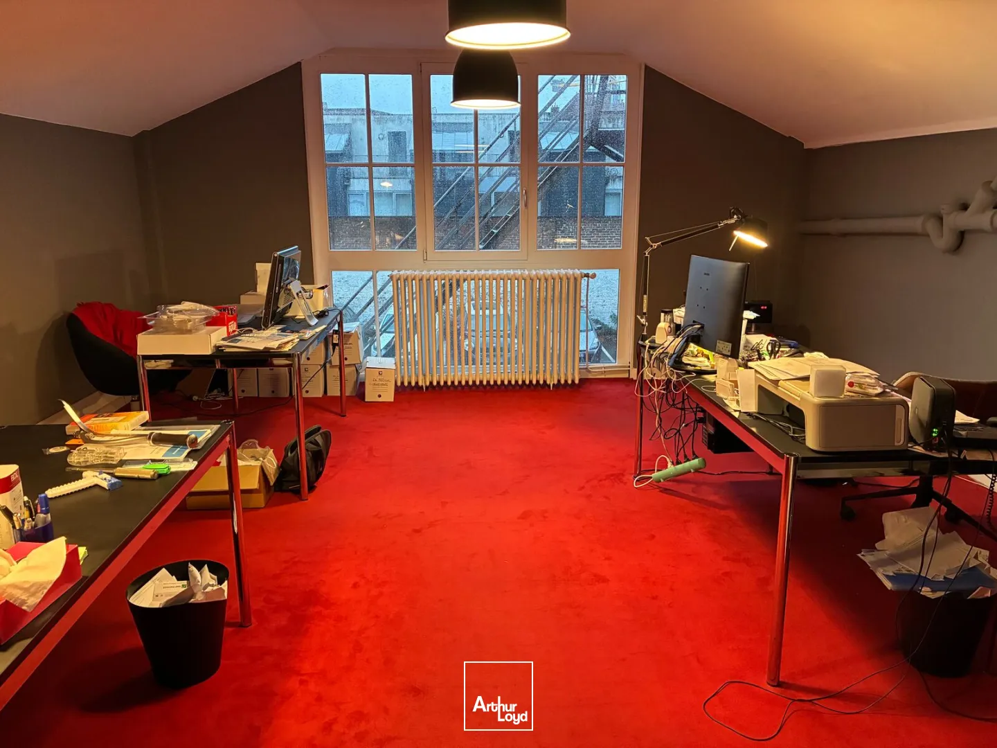 Bureaux indépendants avec cachet, extérieur privatif et parking à vendre/à louer - Opportunité rare à Roubaix