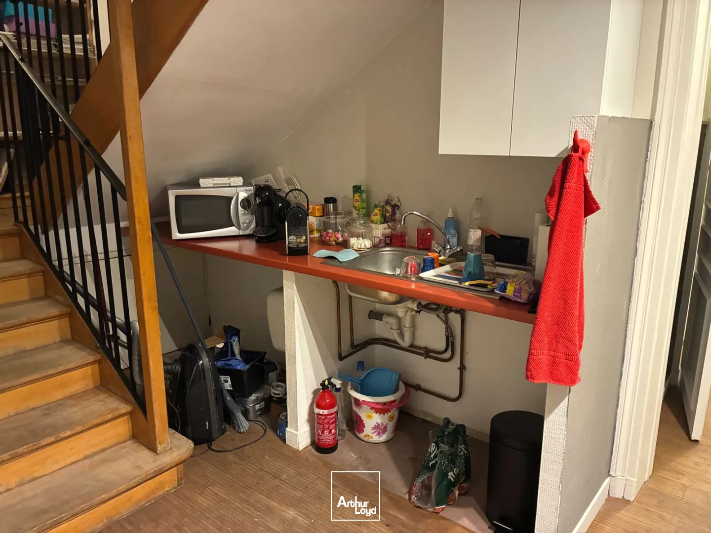 Bureaux indépendants avec cachet, extérieur privatif et parking à vendre/à louer - Opportunité rare à Roubaix