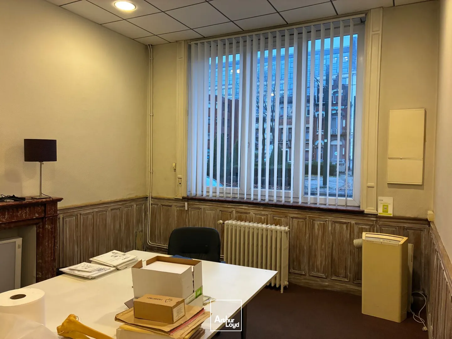 Bureaux indépendants avec cachet, extérieur privatif et parking à vendre/à louer - Opportunité rare à Roubaix