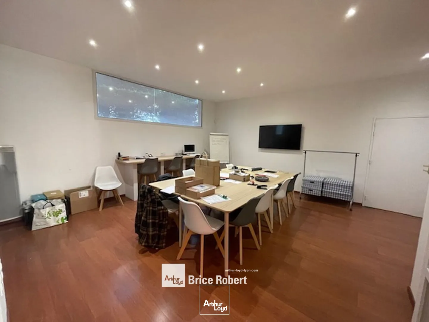 A vendre ou à louer - Locaux commerciaux lumineux - Lyon 3ème 