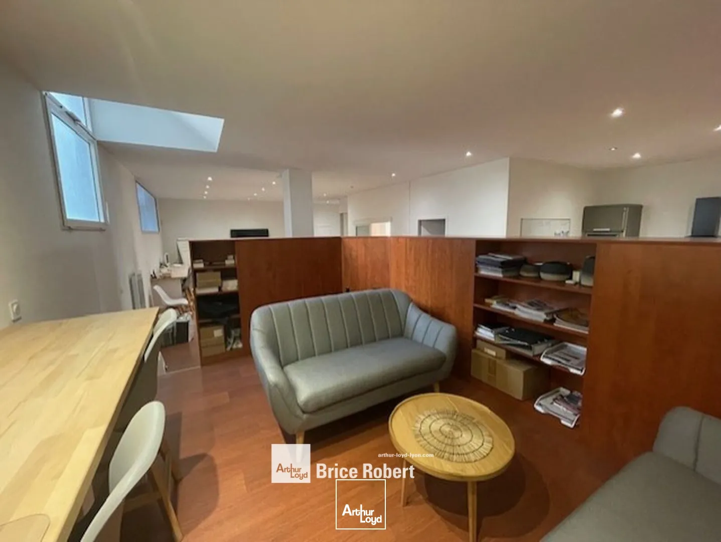 A vendre ou à louer - Locaux commerciaux lumineux - Lyon 3ème 