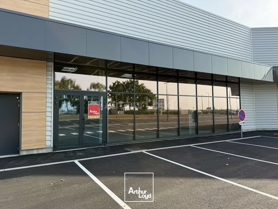 LOCAL COMMERCIAL à LOUER de 349 m²