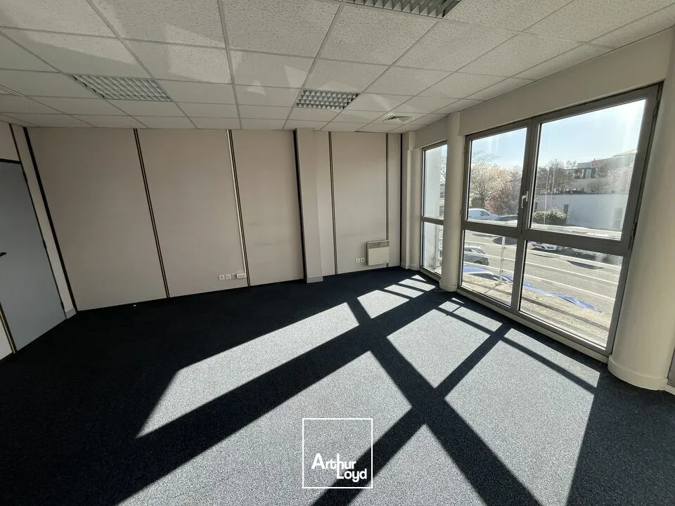  À LOUER BUREAUX MODULABLES 474m2  TECHNOPOLE DU FUTUROSCOPE - POITIERS NORD