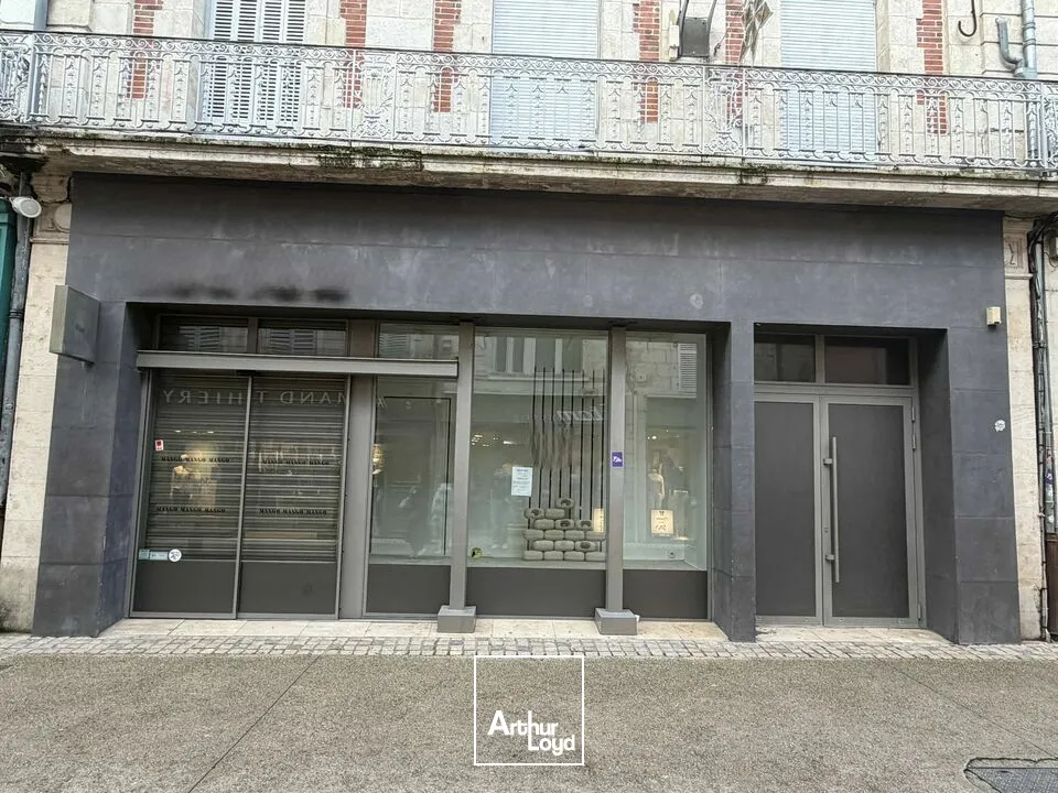 ENSEMBLE IMMOBILIER RARE SUR UN EMPLACEMENT PREMIUM