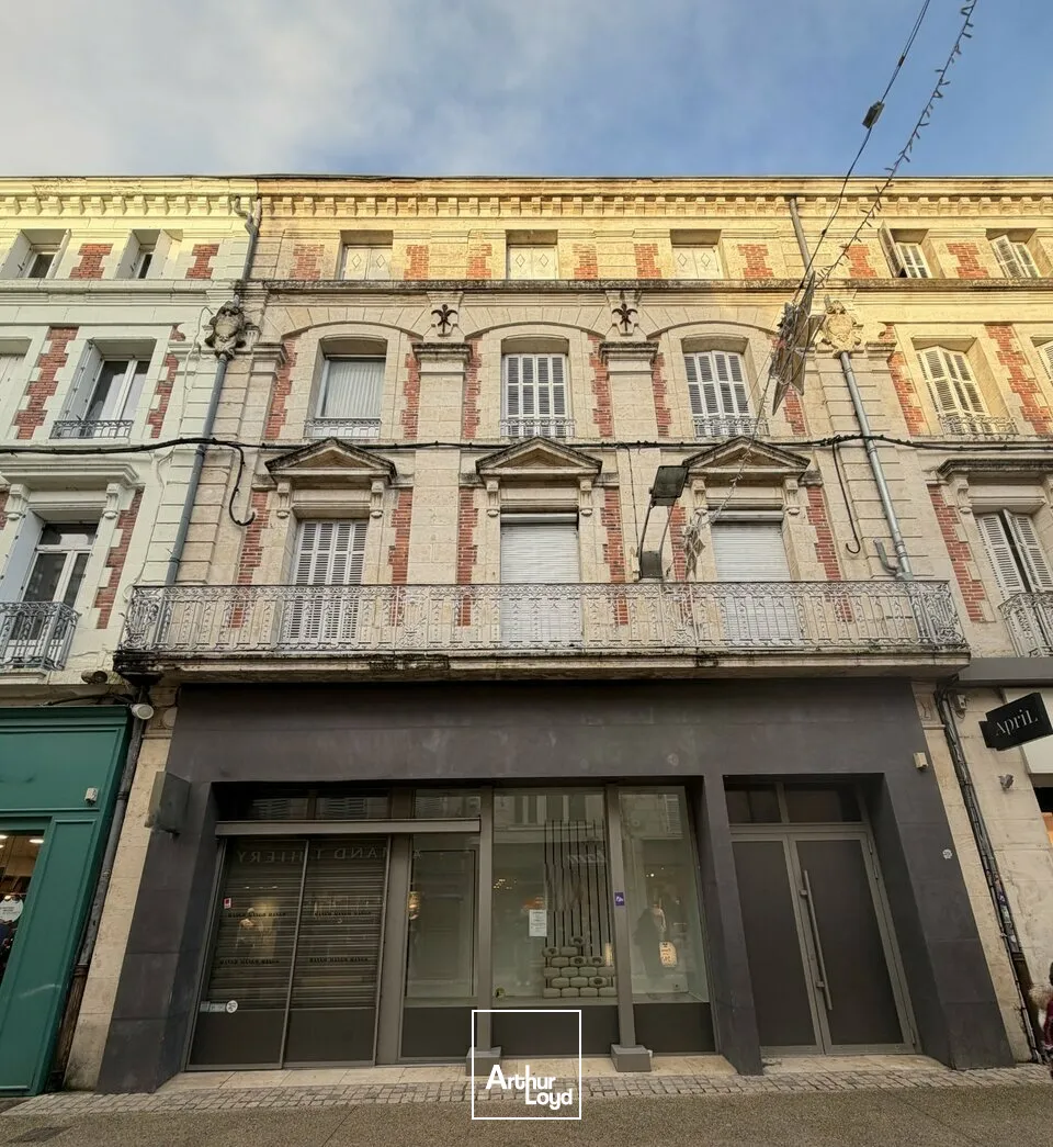 ENSEMBLE IMMOBILIER RARE SUR UN EMPLACEMENT PREMIUM