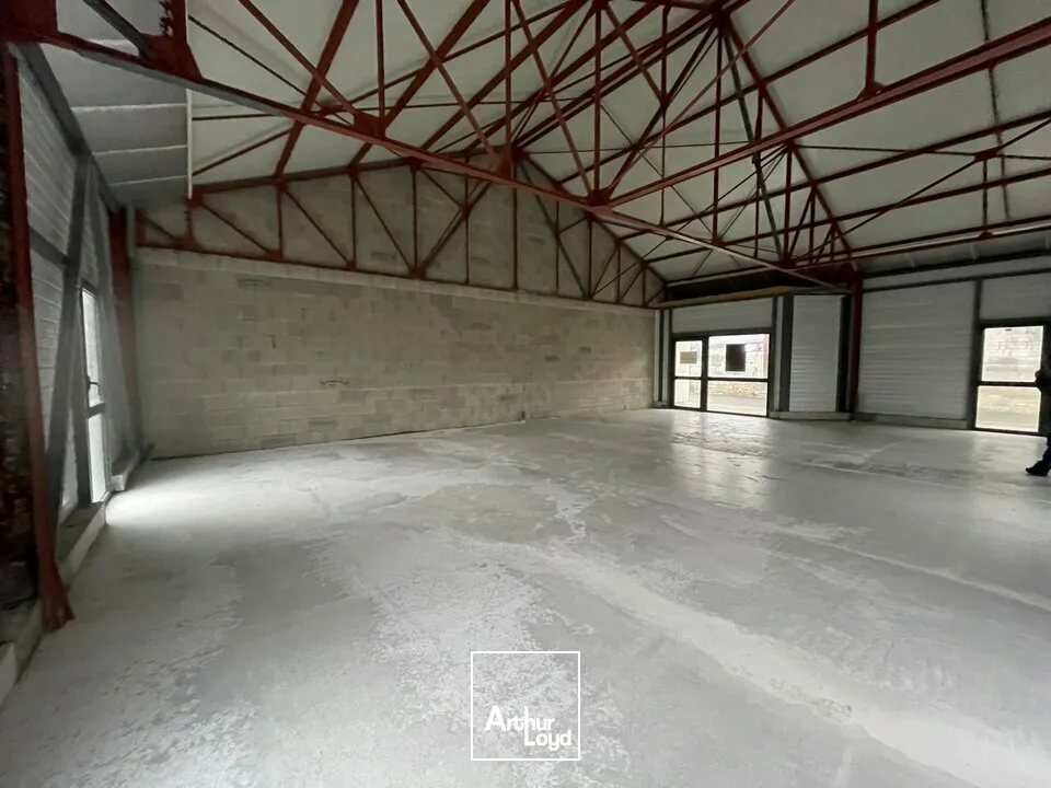 LOCAL D'ACTIVITÉ PRÊT À L'EMPLOI À NIORT