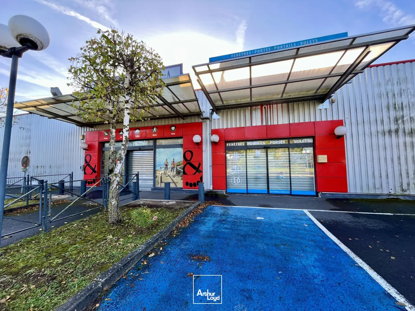 A LOUER LOCAUX COMMERCIAUX DE 330 M2 NOGENT-SUR-OISE
