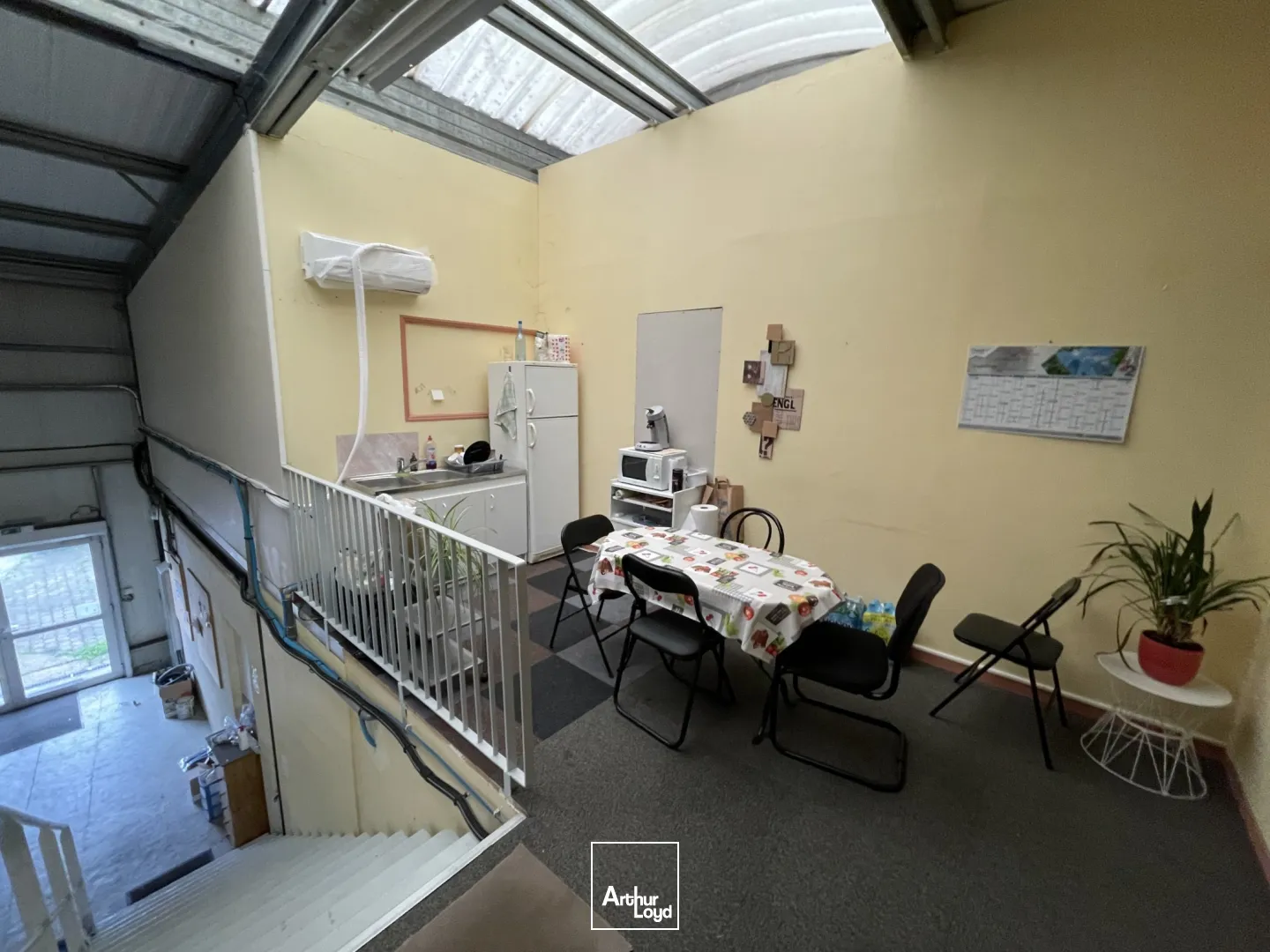 A LOUER - Local d'activité Idéal Artisan 