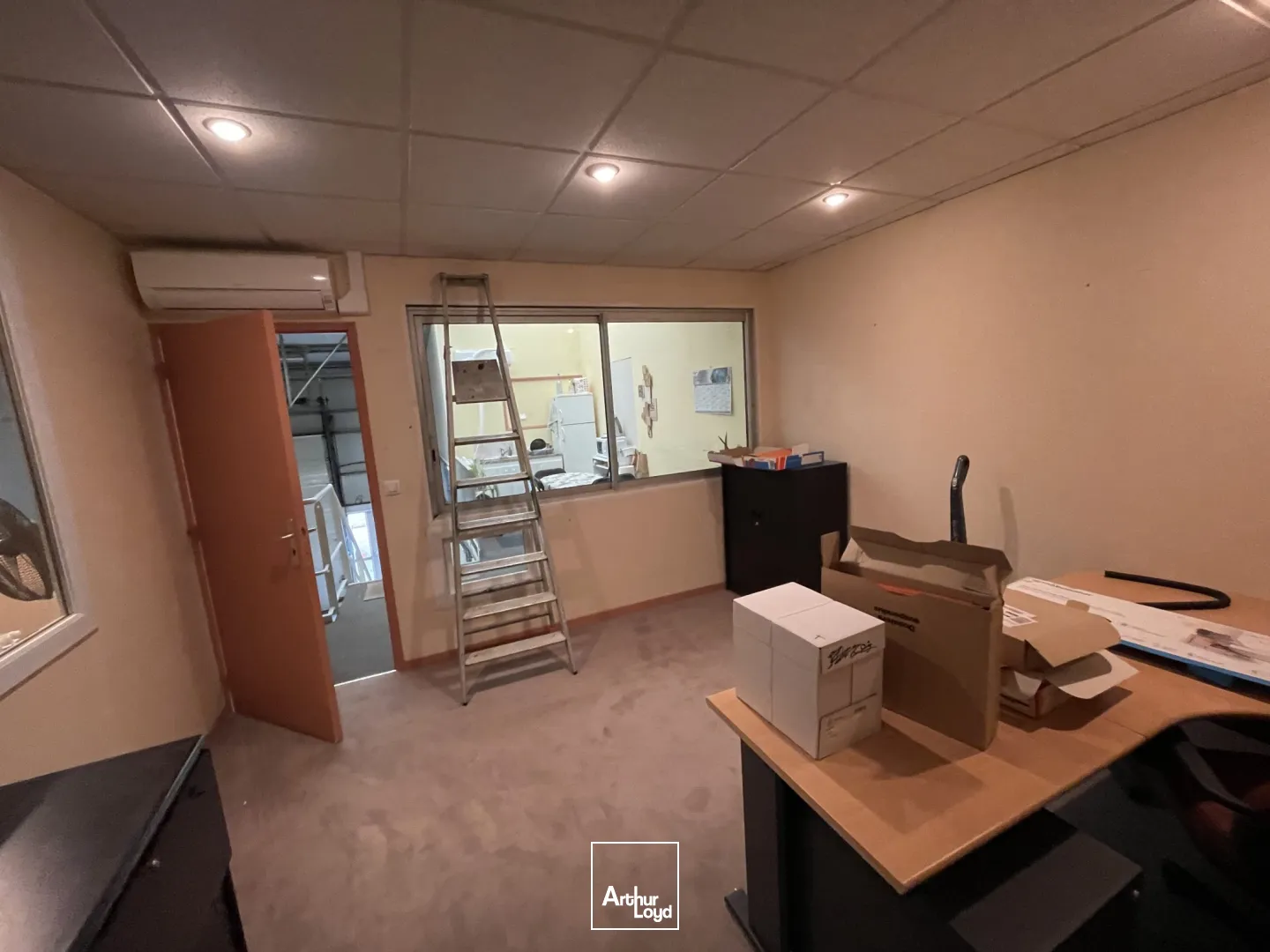 A LOUER - Local d'activité Idéal Artisan 