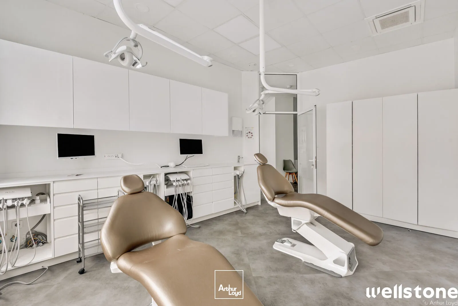 Bureaux à vendre ou à louer à PARIS 75015