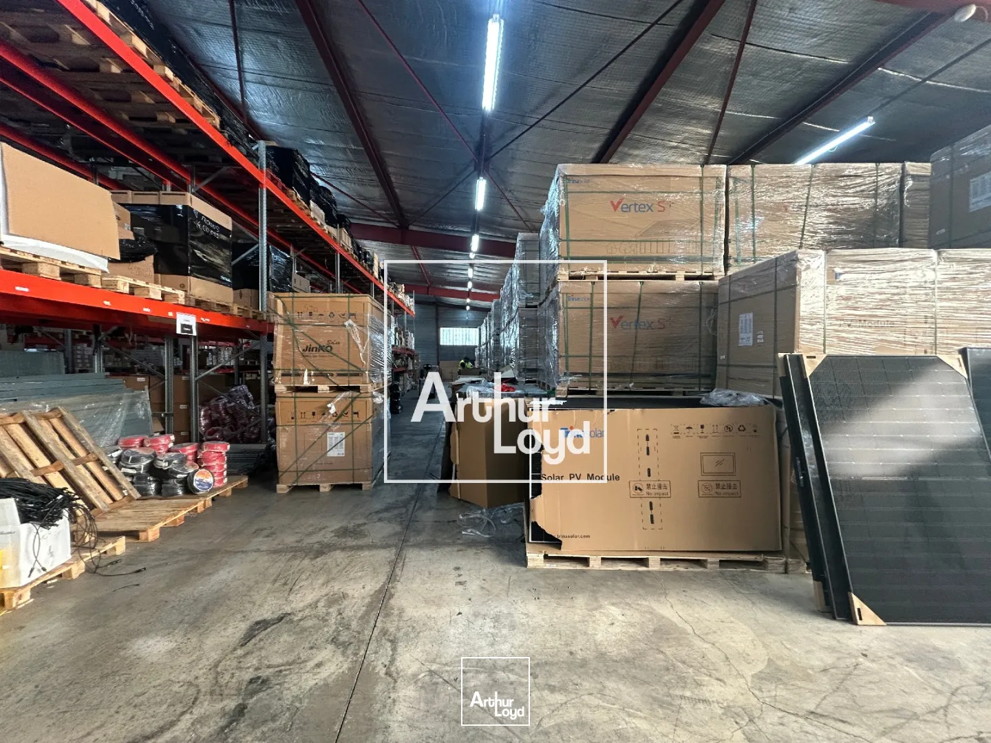 Entrepôt logistique et bureaux à louer dans la zone d'activité économique du CAPISCOL à Béziers