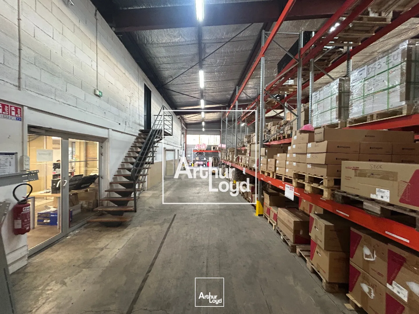 Entrepôt logistique et bureaux à louer dans la zone d'activité économique du CAPISCOL à Béziers