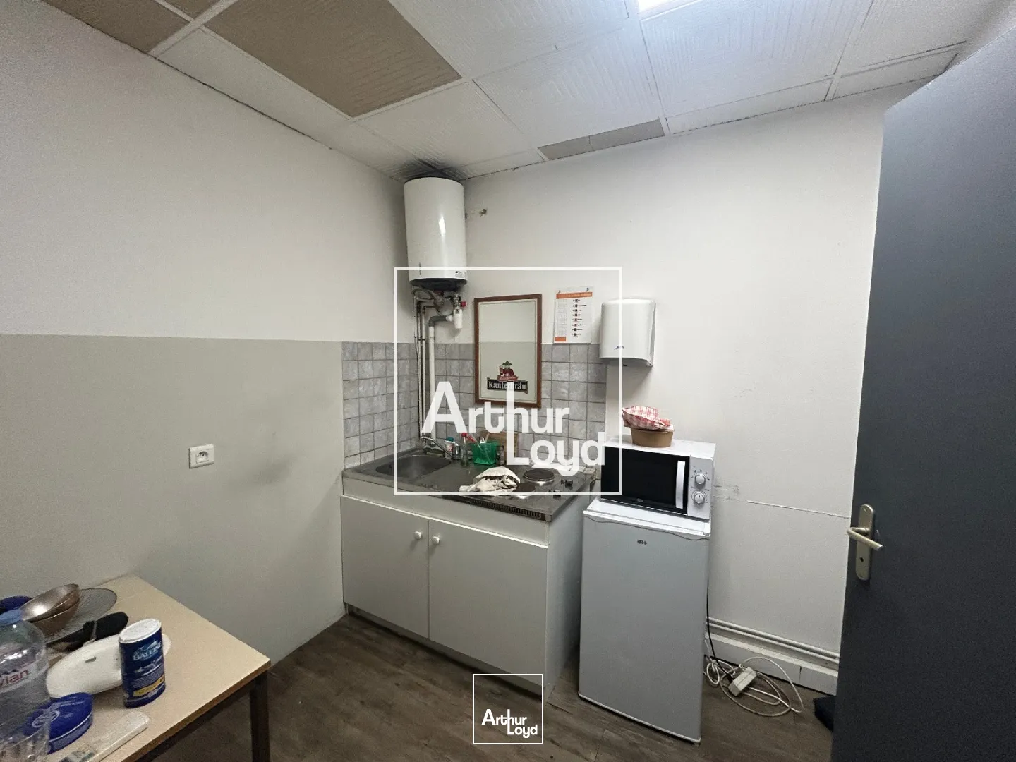 Entrepôt logistique et bureaux à louer dans la zone d'activité économique du CAPISCOL à Béziers