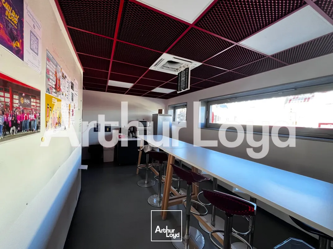 À LOUER - Plateau de bureaux aménagés et cloisonnés - 510 m²