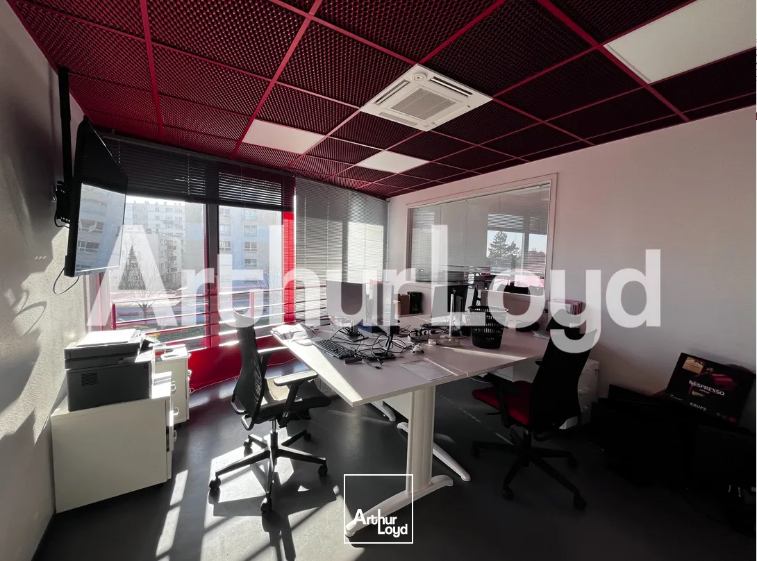 À LOUER - Plateau de bureaux aménagés et cloisonnés - 510 m²