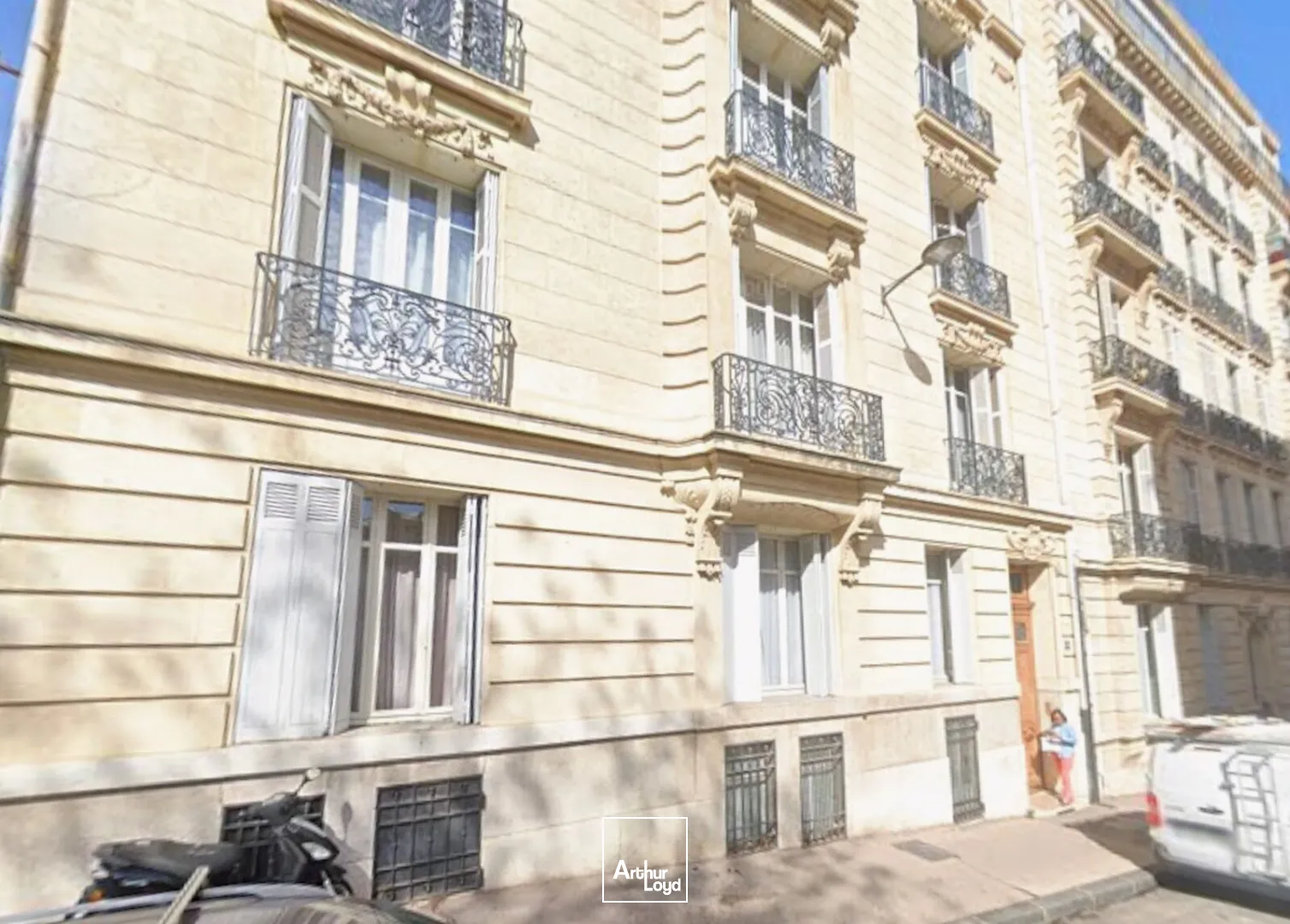 Bureaux à louer avec terrasse et jardin - Paradis / Périer - 13008 Marseille