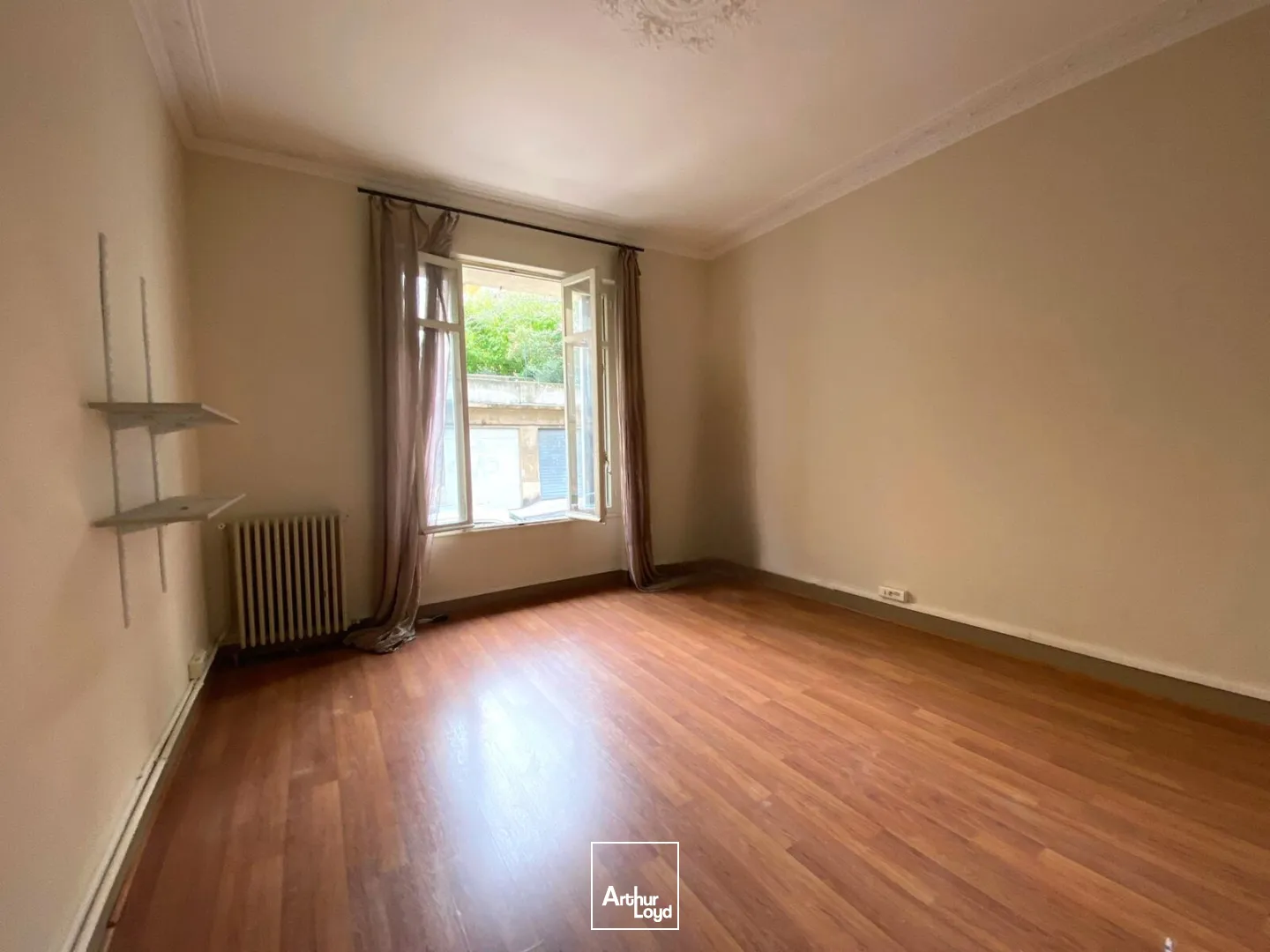 Bureaux à louer avec terrasse et jardin - Paradis / Périer - 13008 Marseille