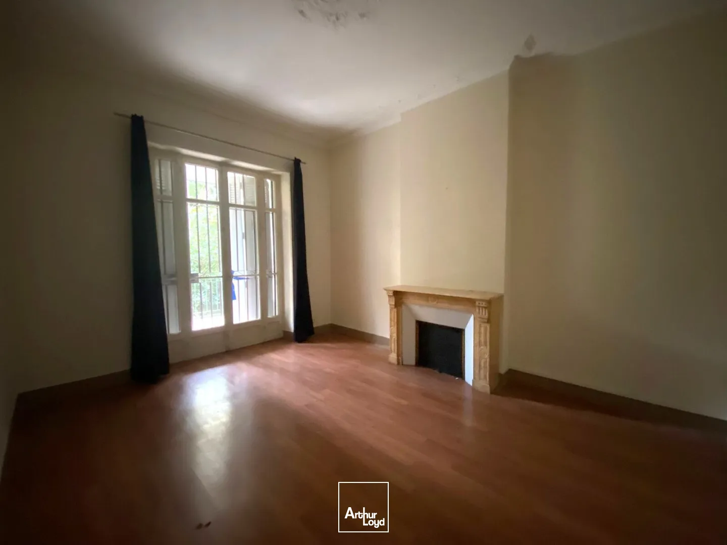 Bureaux à louer avec terrasse et jardin - Paradis / Périer - 13008 Marseille