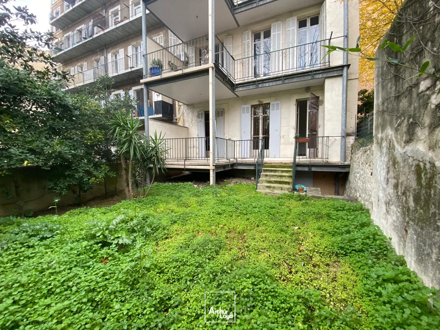 Bureaux à louer avec terrasse et jardin - Paradis / Périer - 13008 Marseille