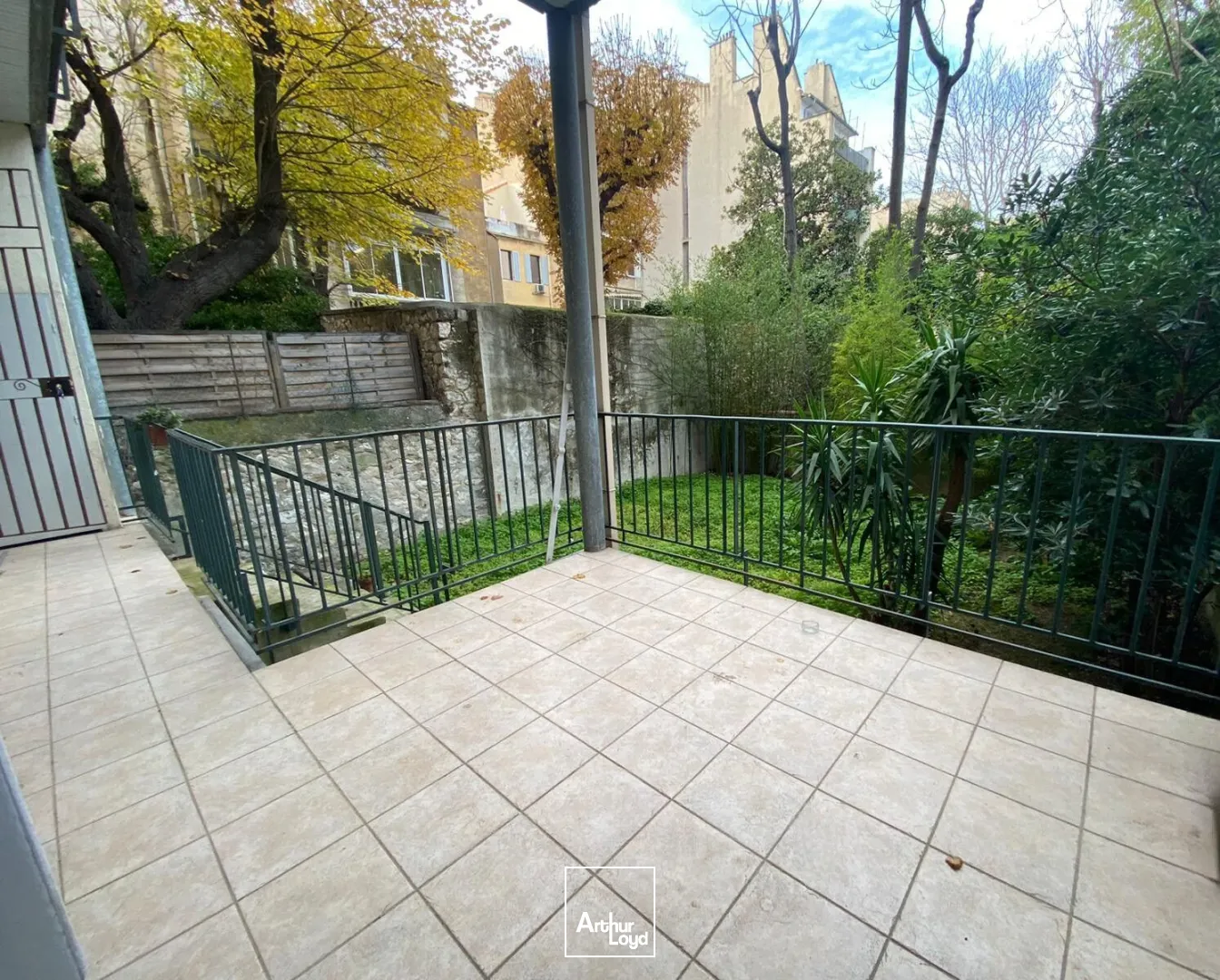 Bureaux à louer avec terrasse et jardin - Paradis / Périer - 13008 Marseille