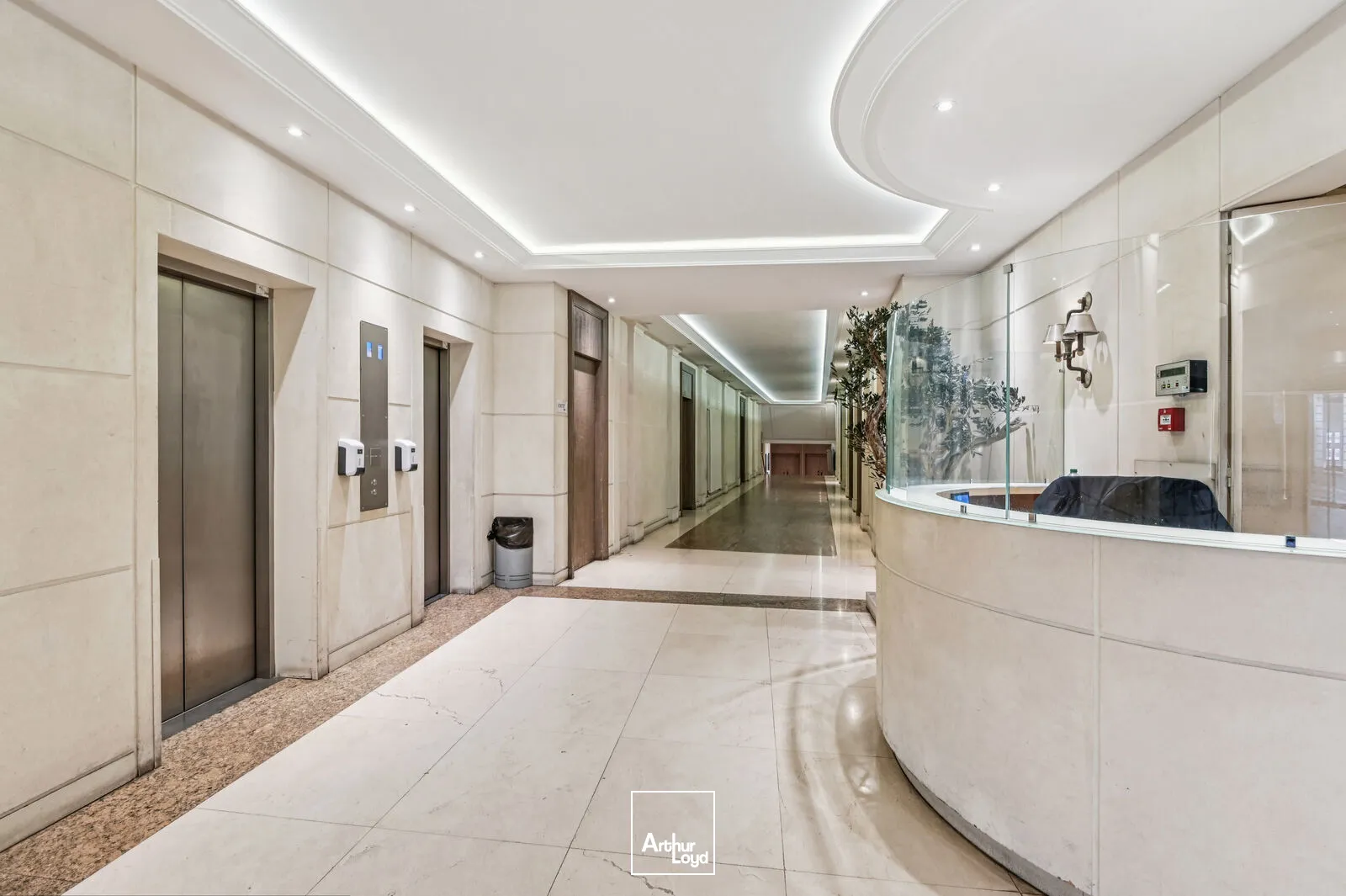 Bureaux à vendre Paris 8 é étage élevé avec vues exceptionnelles - QCA