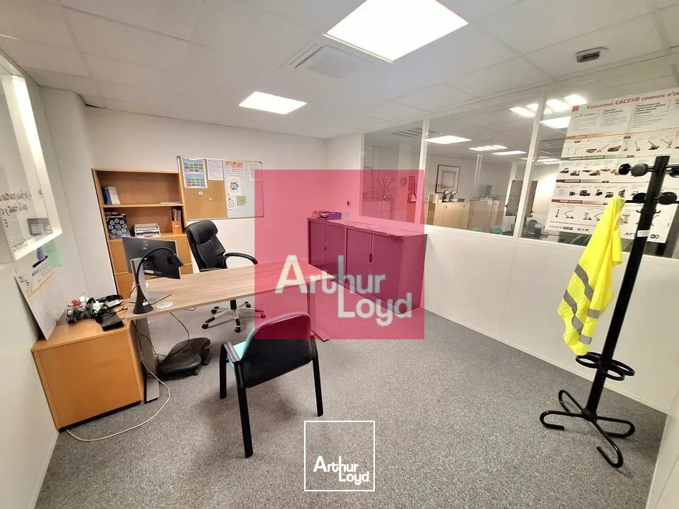 CLERMONT-FERRAND ZI BREZET A LOUER BUREAUX 220 M² 