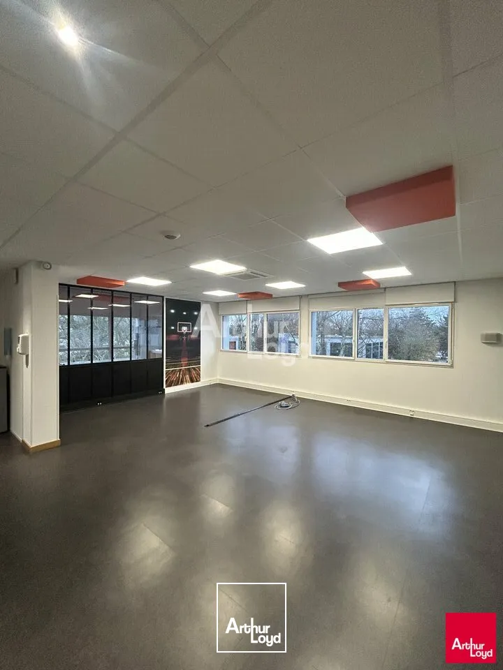 SAINT GREGOIRE - BUREAUX A LOUER - 278 M²