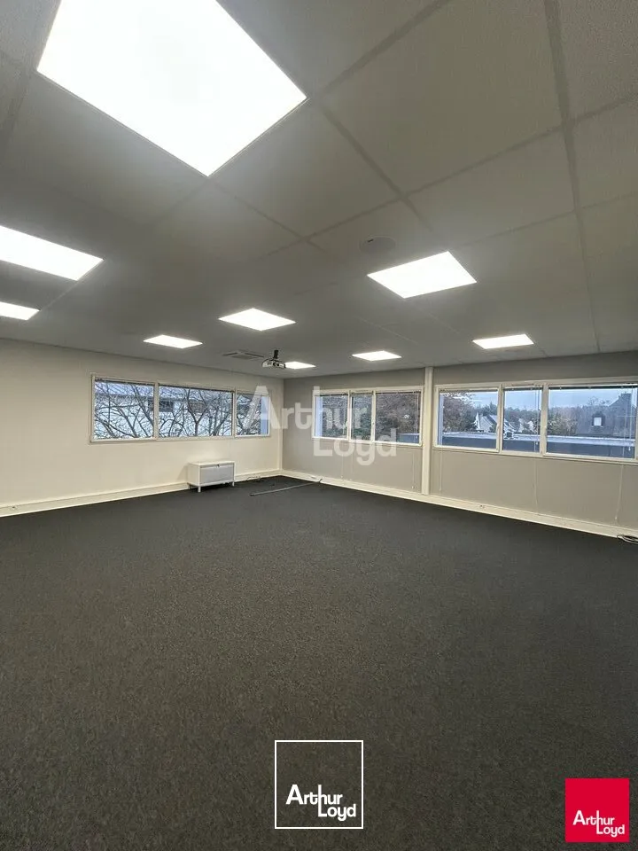 SAINT GREGOIRE - BUREAUX A LOUER - 278 M²