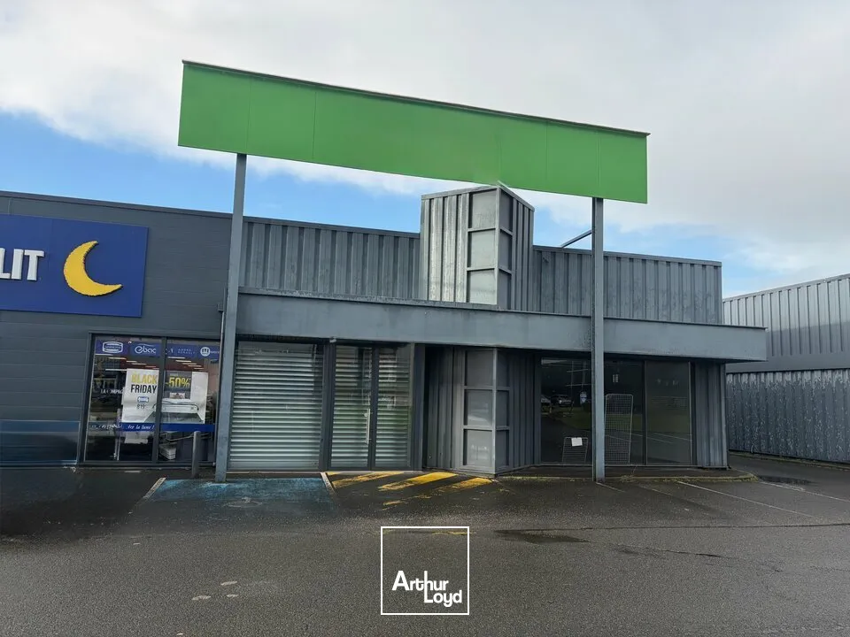LOCAL COMMERCIAL - 510 M2 - ZONE MENDES FRANCE