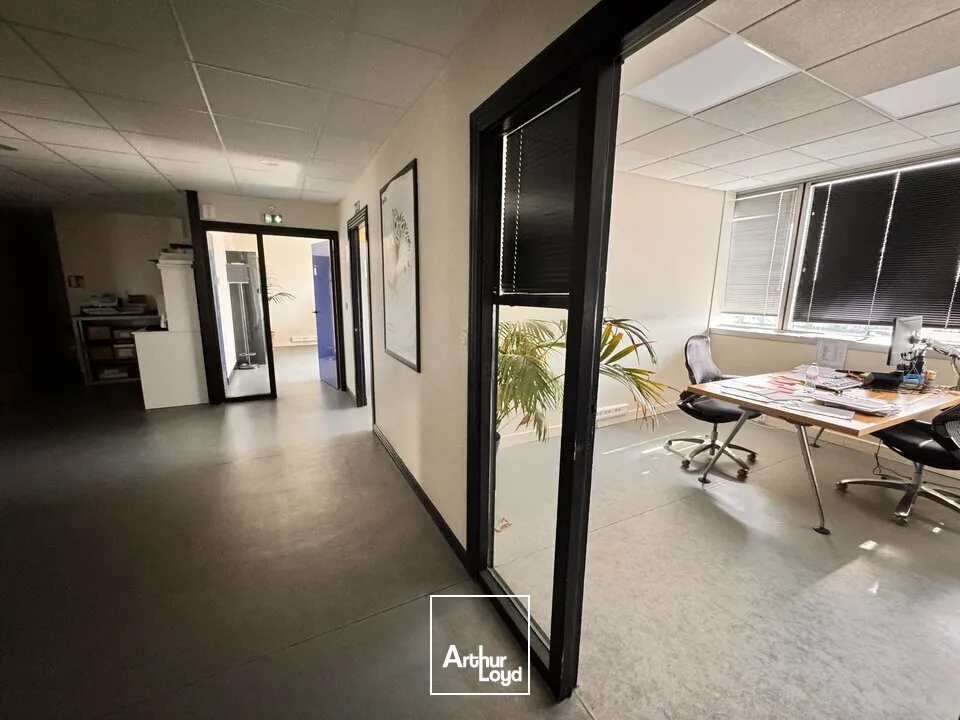 TOURS CENTRE - QUARTIER GARE - A LOUER BUREAUX DE 537 M² AU 7EME ETAGE - 10 PARKINGS