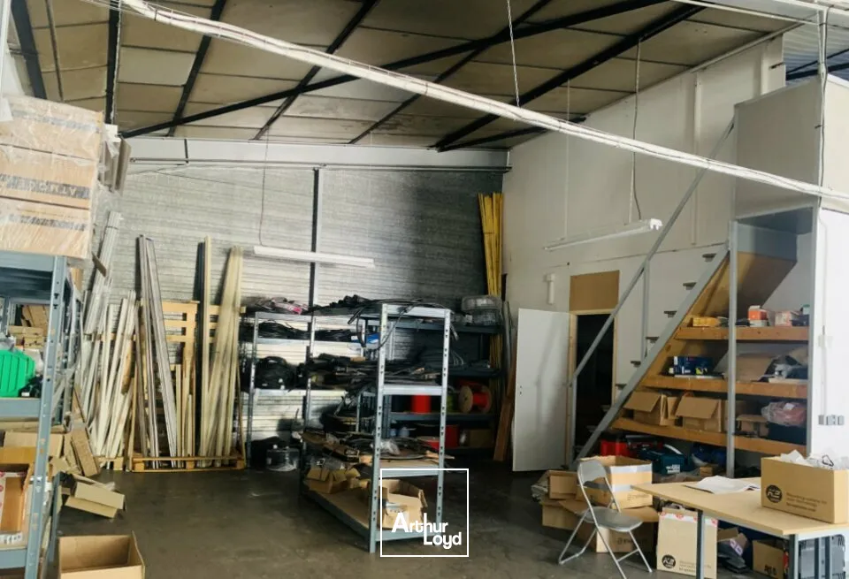 A LOUER LOCAL D ACTIVITE ZA PRINGY/ARGONAY