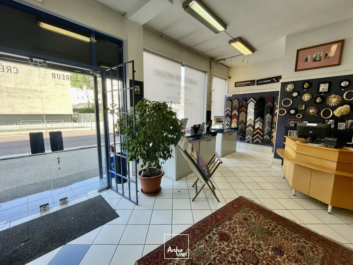 Locaux commerciaux à louer à ROUEN 76000