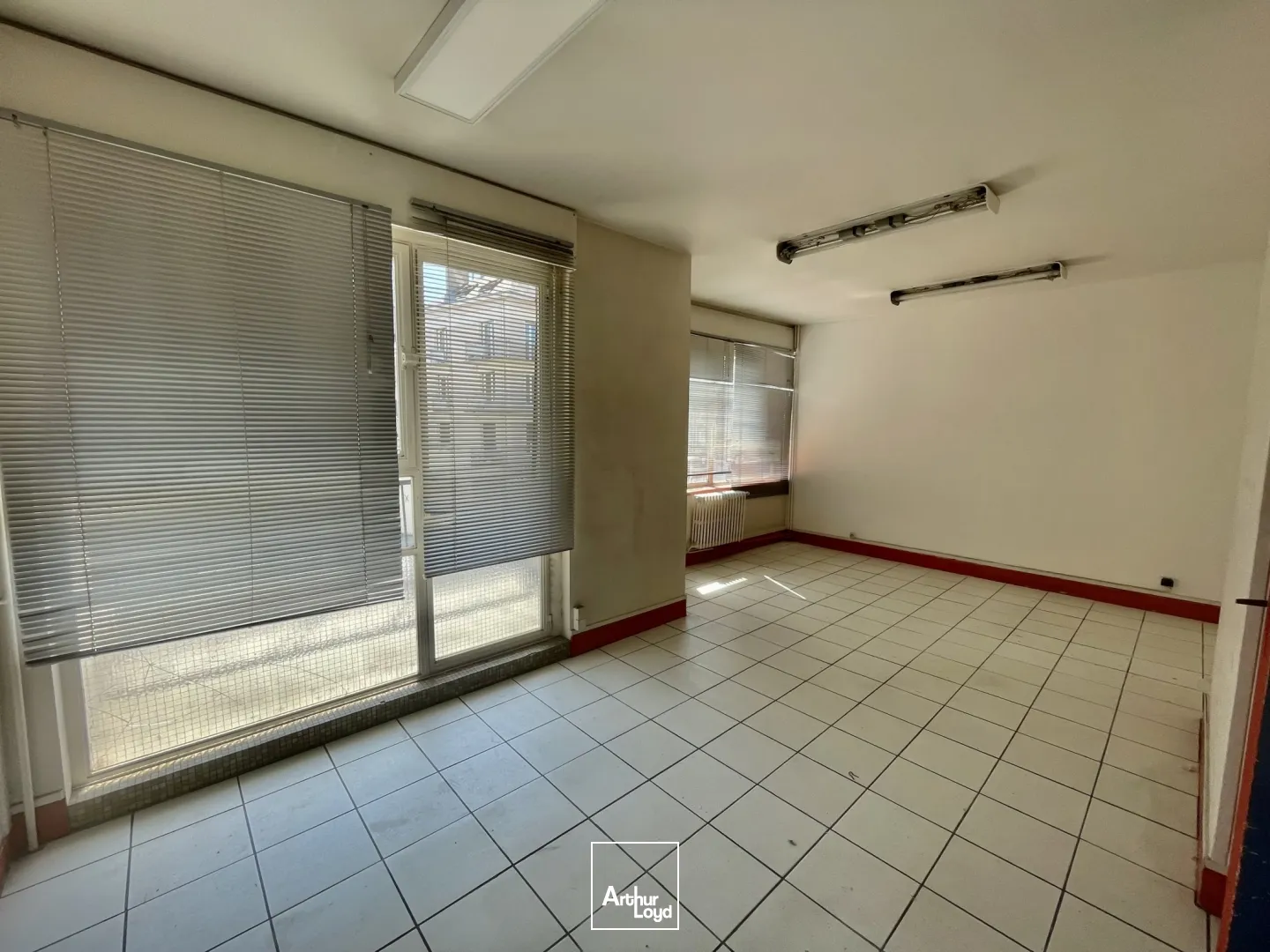 Locaux commerciaux à louer à ROUEN 76000