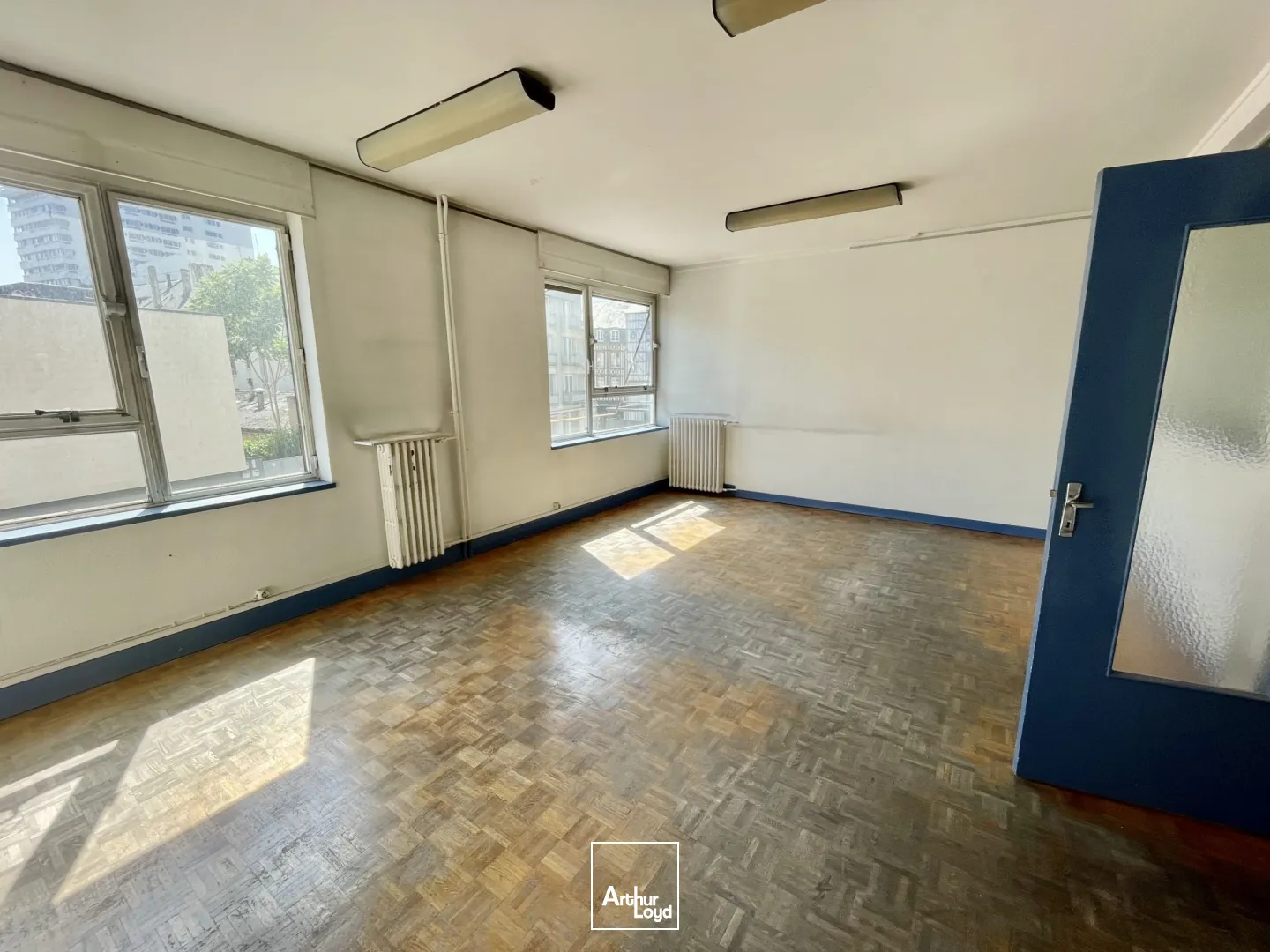 Locaux commerciaux à louer à ROUEN 76000