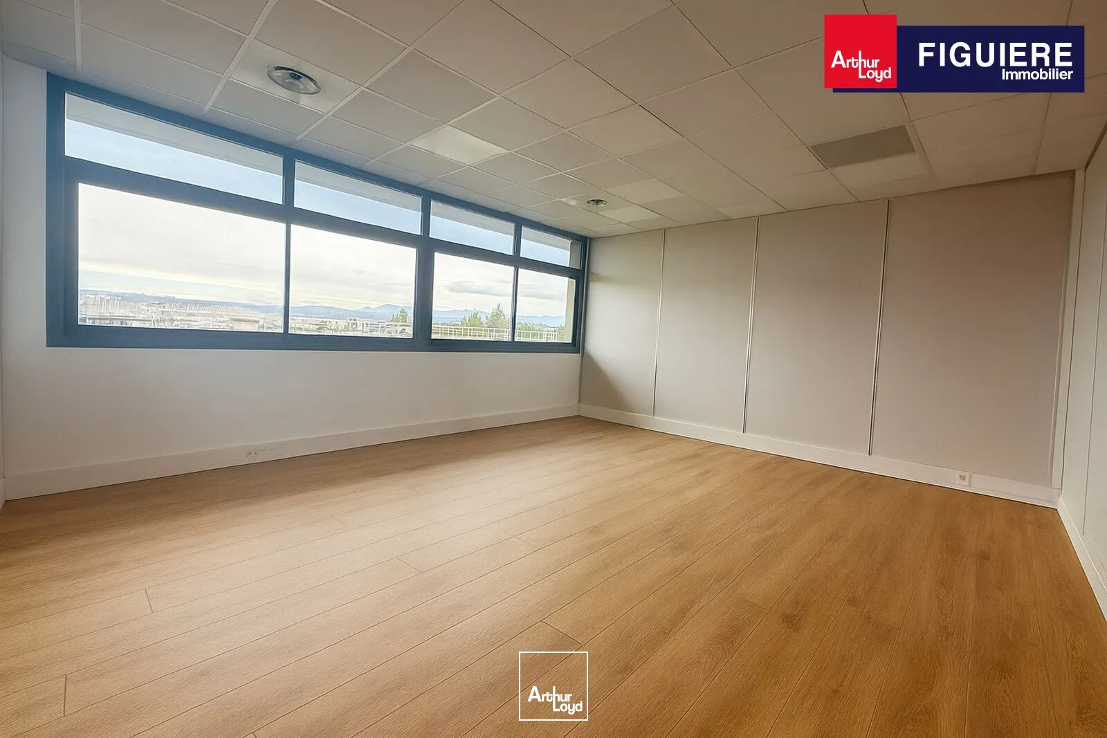 BUREAUX A LOUER AIX LA DURANNE PROCHE DES AXES AUTOROUTIERS