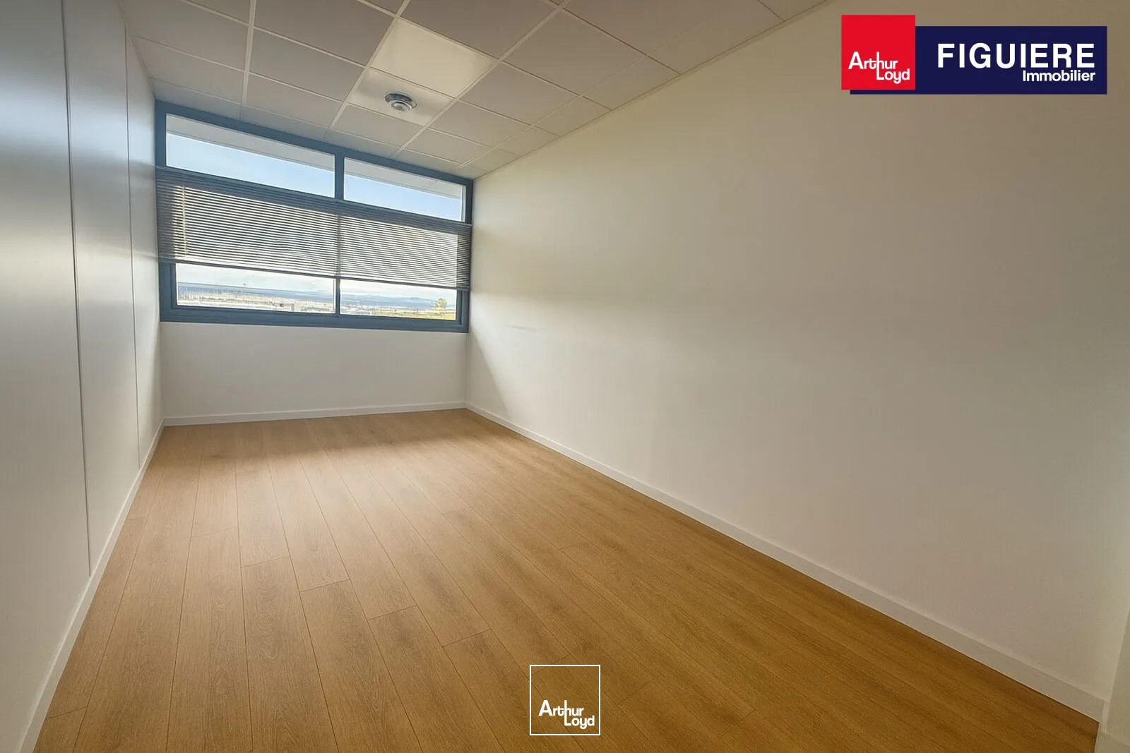 BUREAUX A LOUER AIX LA DURANNE PROCHE DES AXES AUTOROUTIERS