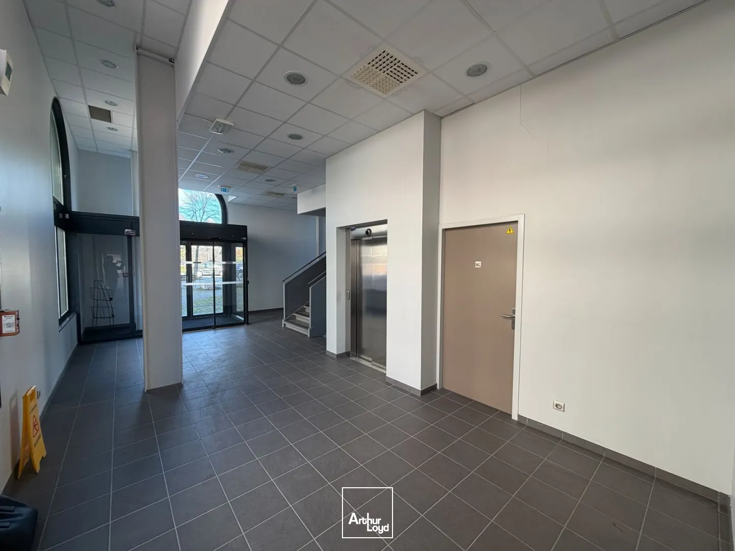 A VENDRE BUREAUX DE 805M² A BOUCHAYER VIALLET GRENOBLE