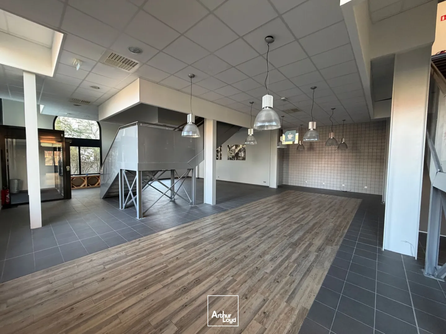 A VENDRE BUREAUX DE 805M² A BOUCHAYER VIALLET GRENOBLE