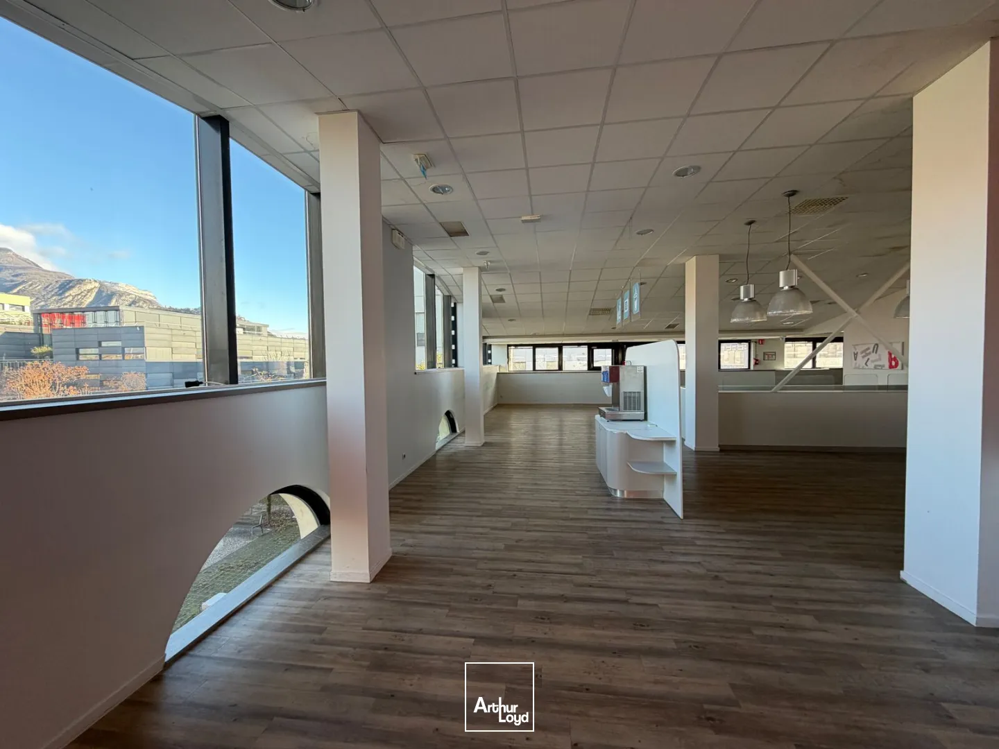 A VENDRE BUREAUX DE 805M² A BOUCHAYER VIALLET GRENOBLE