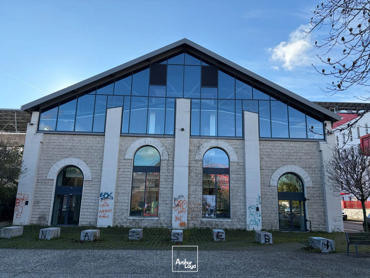 A VENDRE BUREAUX DE 805M² A BOUCHAYER VIALLET GRENOBLE