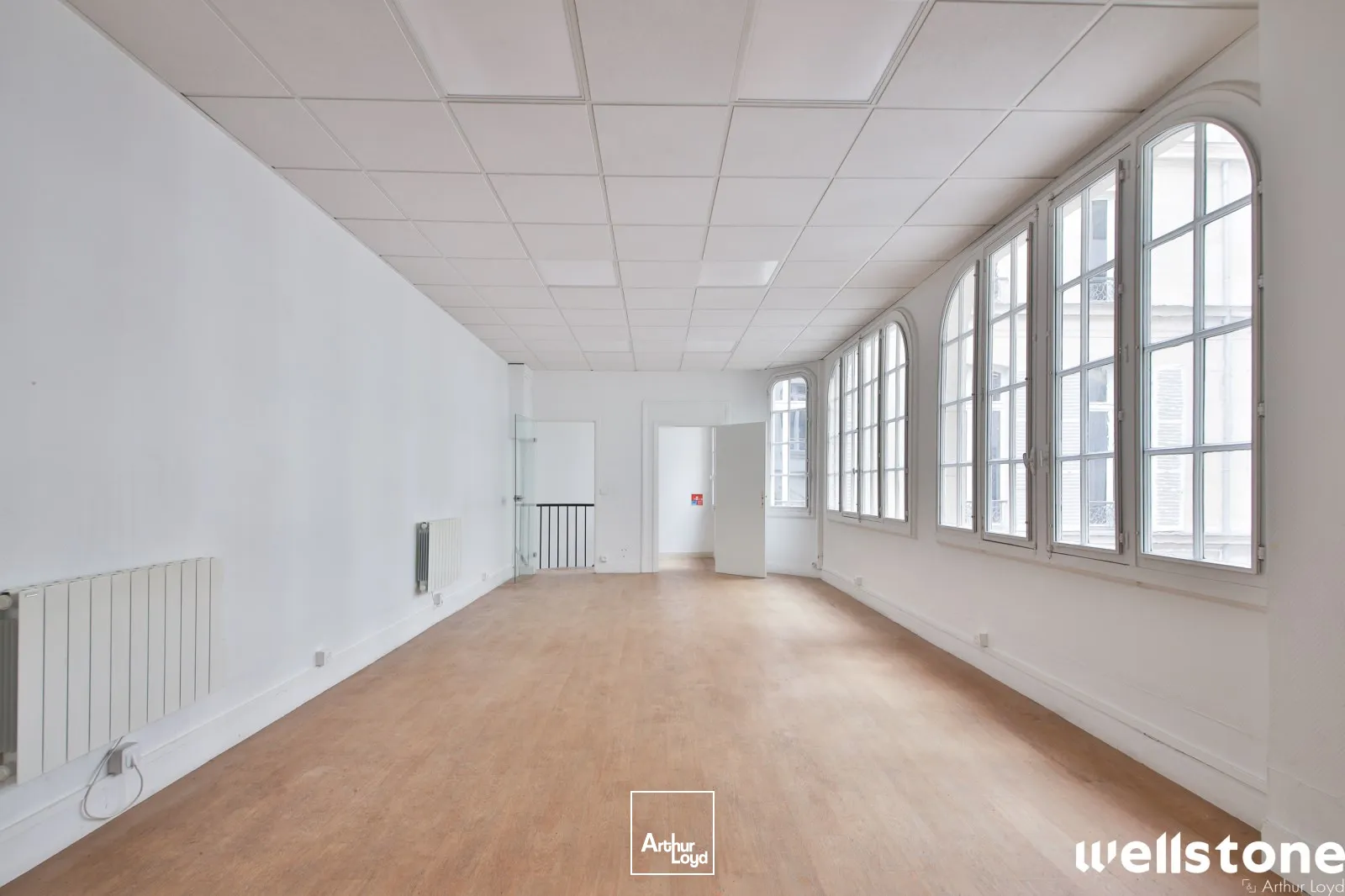 Bureaux à louer à PARIS 75008