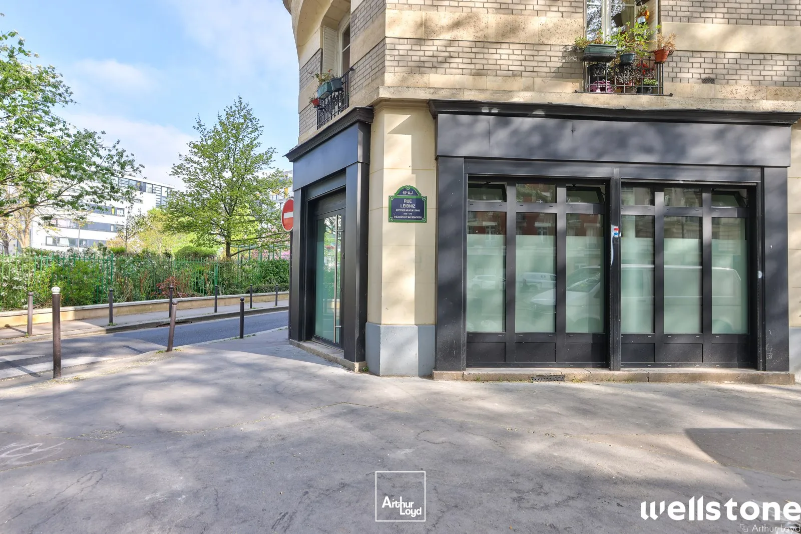Locaux commerciaux à vendre à PARIS 75018