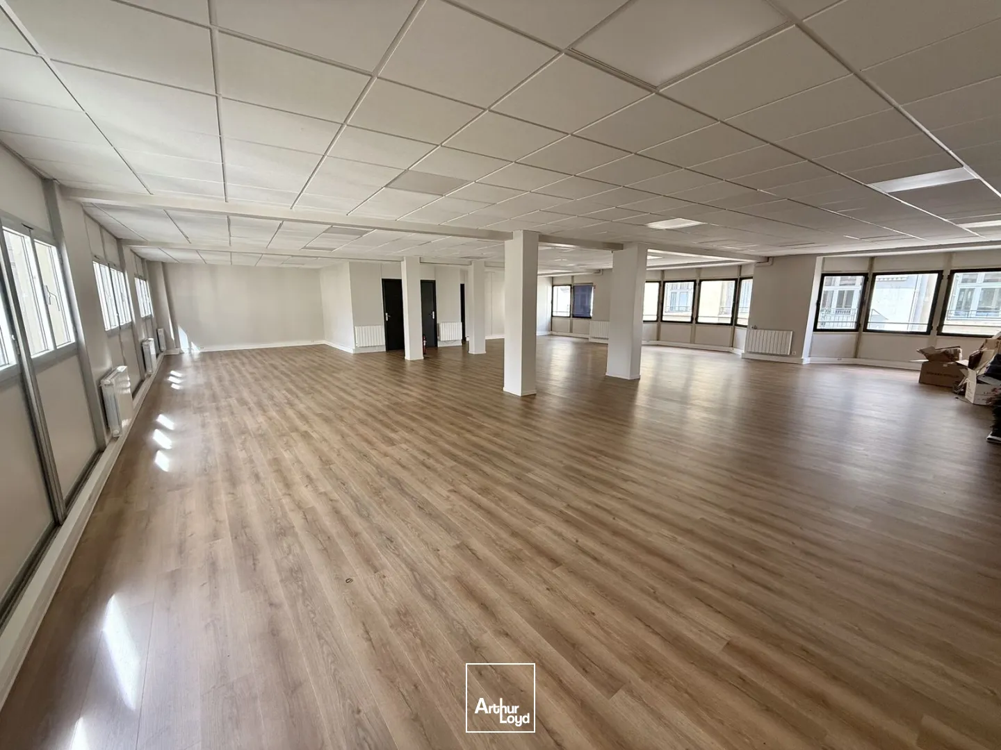 Bureaux à louer Lille Centre - Vue Quai de Wault - Plateaux de 200 à 300 m² haut standing et modulables