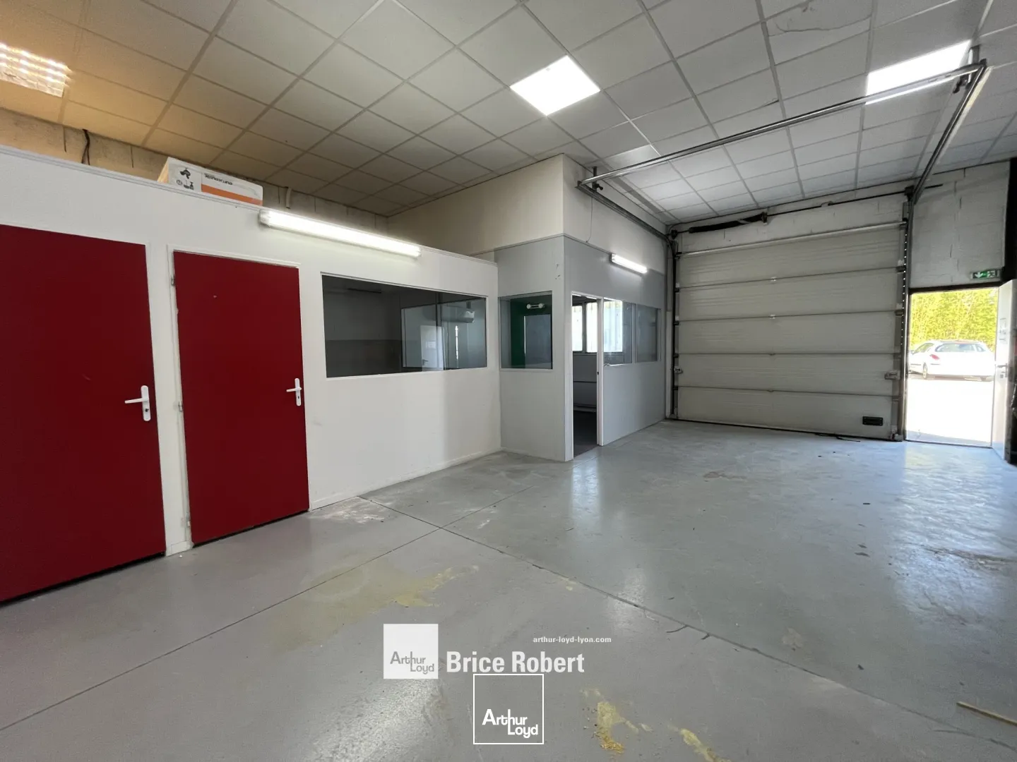 A louer- Locaux d'activités avec climatisation réversible- Vénissieux