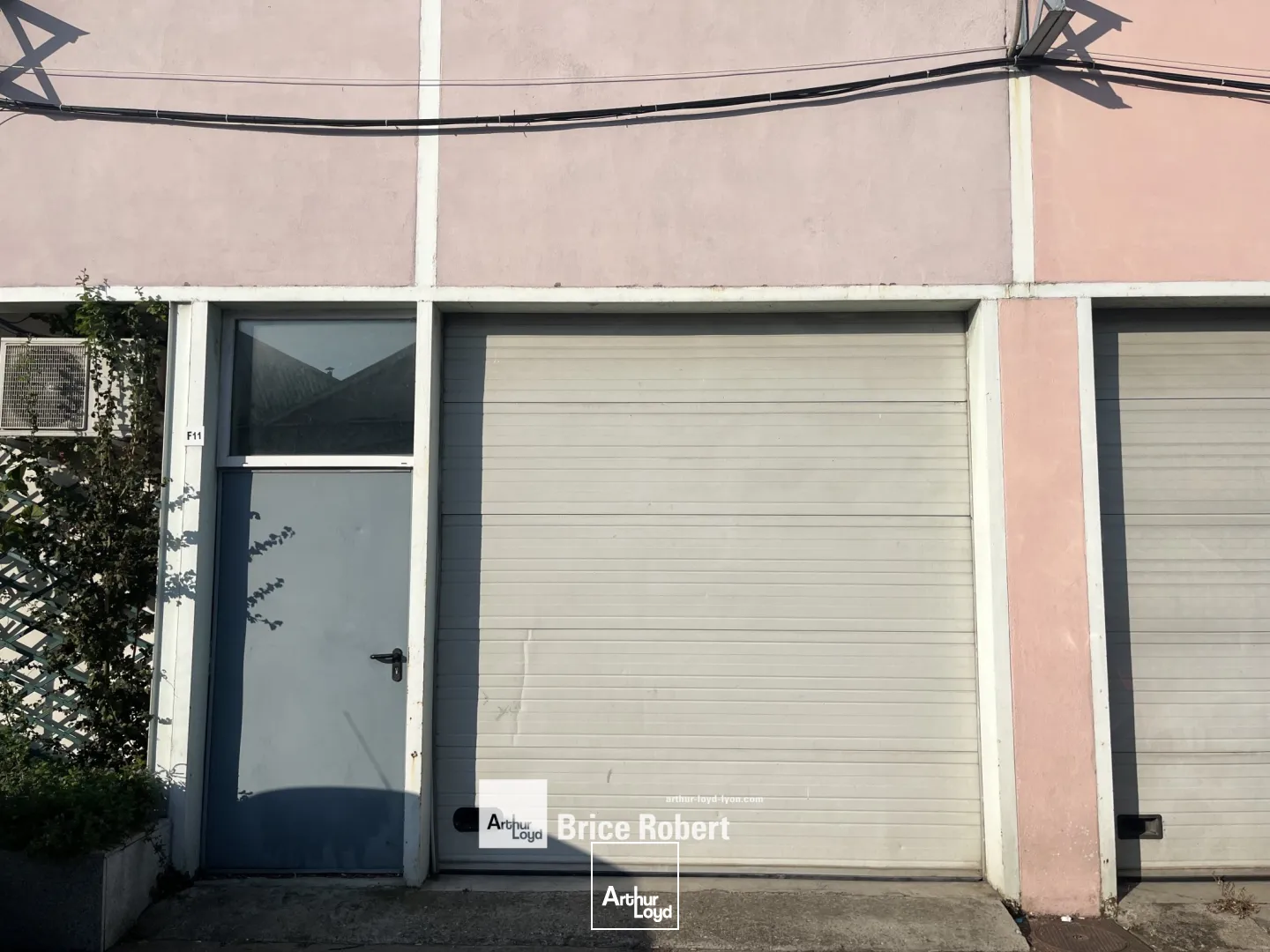 A louer- Locaux d'activités avec climatisation réversible- Vénissieux