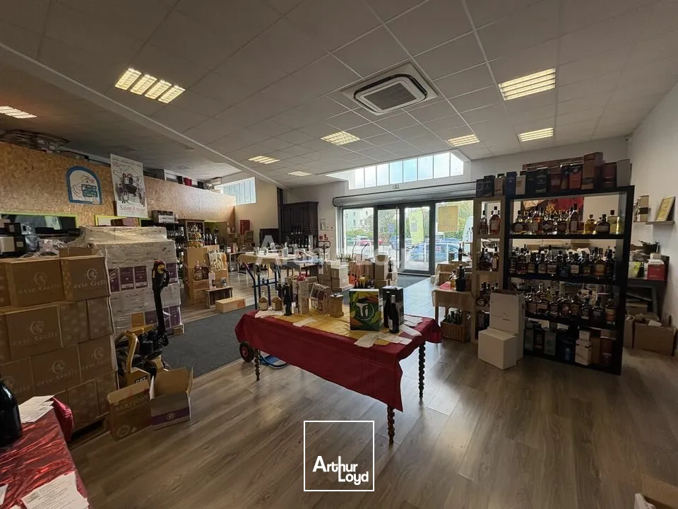 FONDS DE COMMERCE à VENDRE de 294 m²