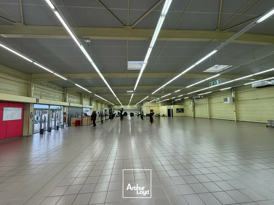 LOCAL COMMERCIAL INDEPENDANT