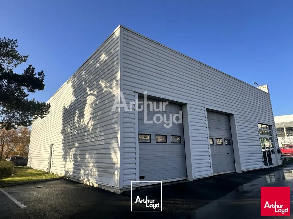 SAINT GREGOIRE - LOCAL D'ACTIVITE DE 300m² - A LOUER 