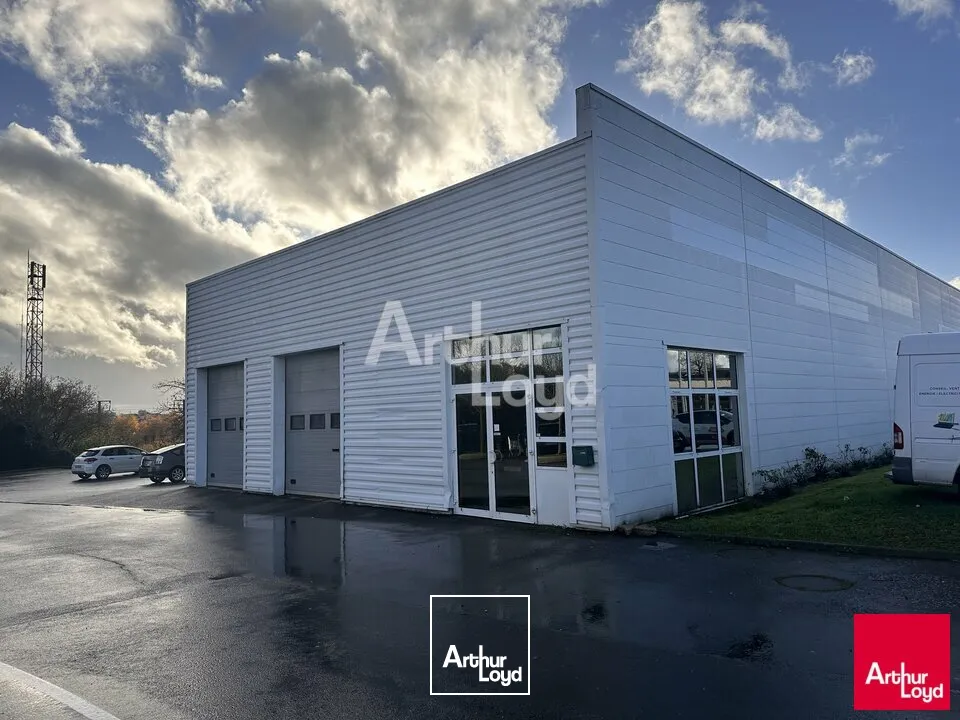 SAINT GREGOIRE - LOCAL D'ACTIVITE DE 300m² - A LOUER 
